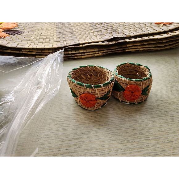 PLACEMENTS & NAPKIN HOLDERS-Mexican -Woven Straw 6 Placemats & 10 Holders - Picture 9 of 15